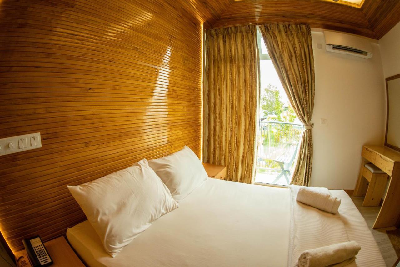 Perla Dhangethi Exterior photo